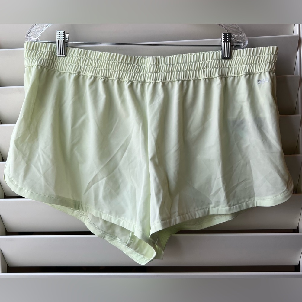 DSG - NWT - XL - Hyper Citrus -  Women's Stride Run Shorts